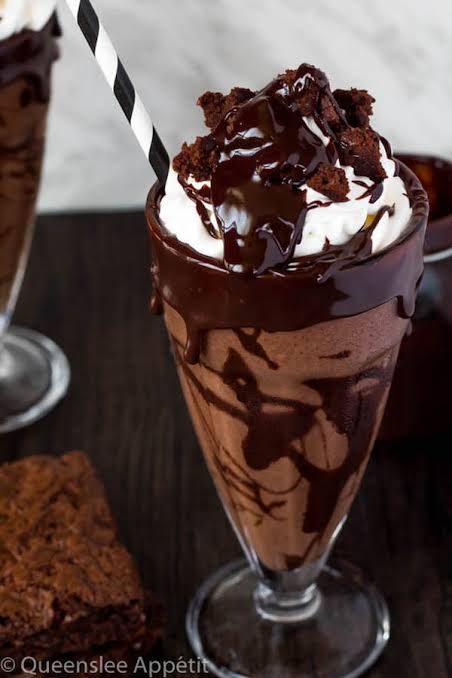 CHOCOLATE SHAKE